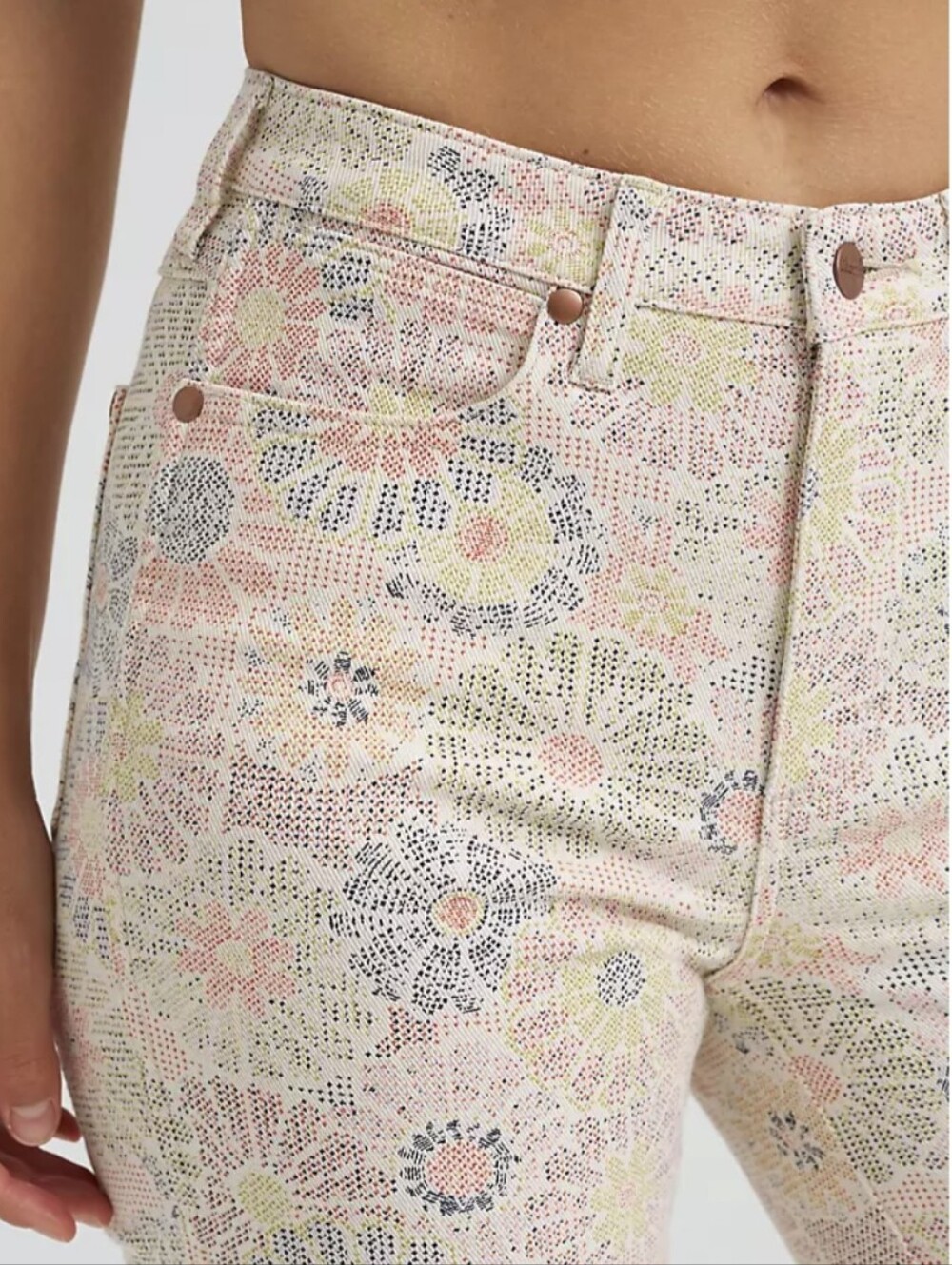 Wrangler Women's Cream Floral Print Jeans - Picture 4 of 8